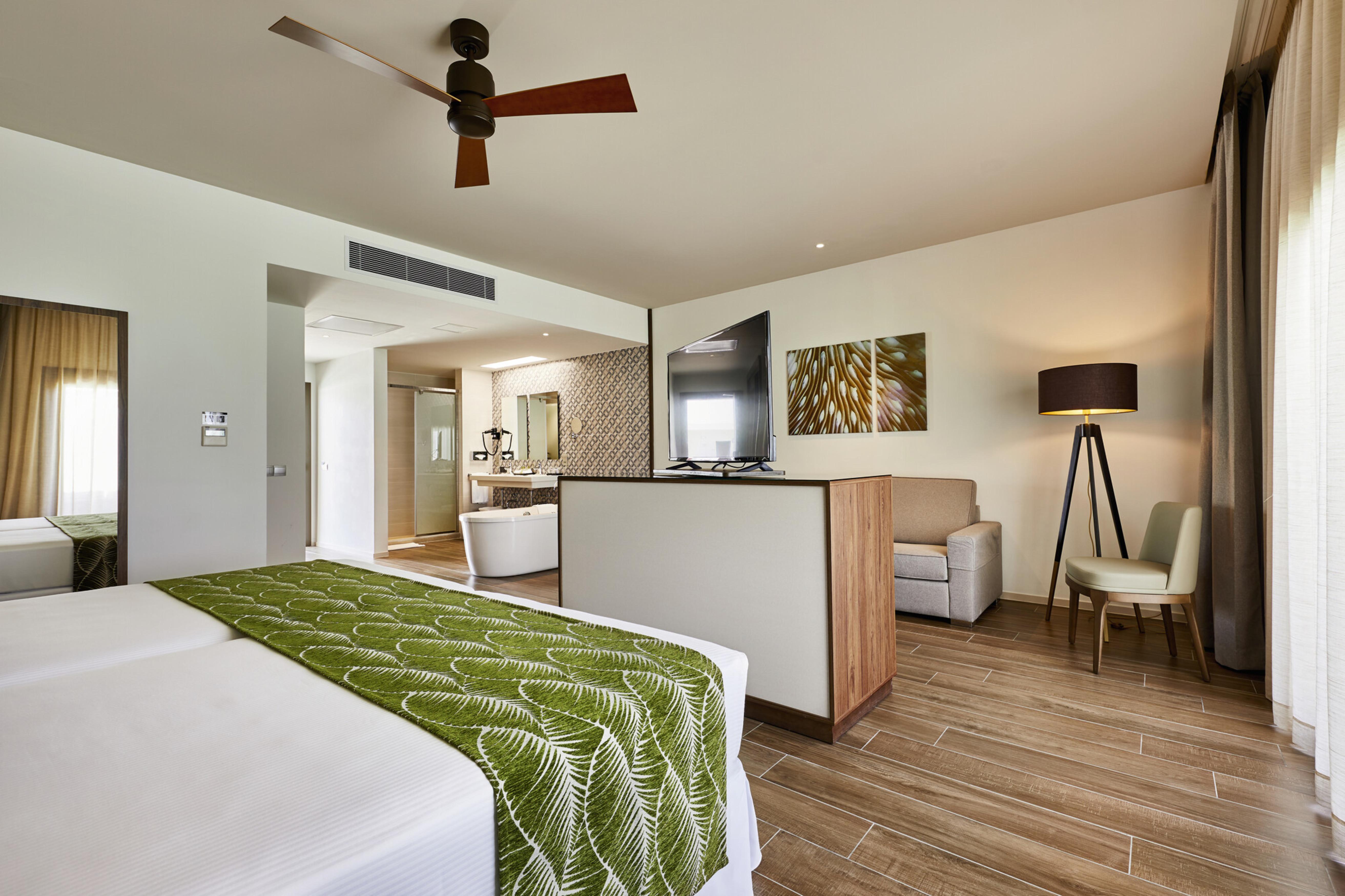 Riu Atoll Hotel Kudahuvadhoo Bagian luar foto