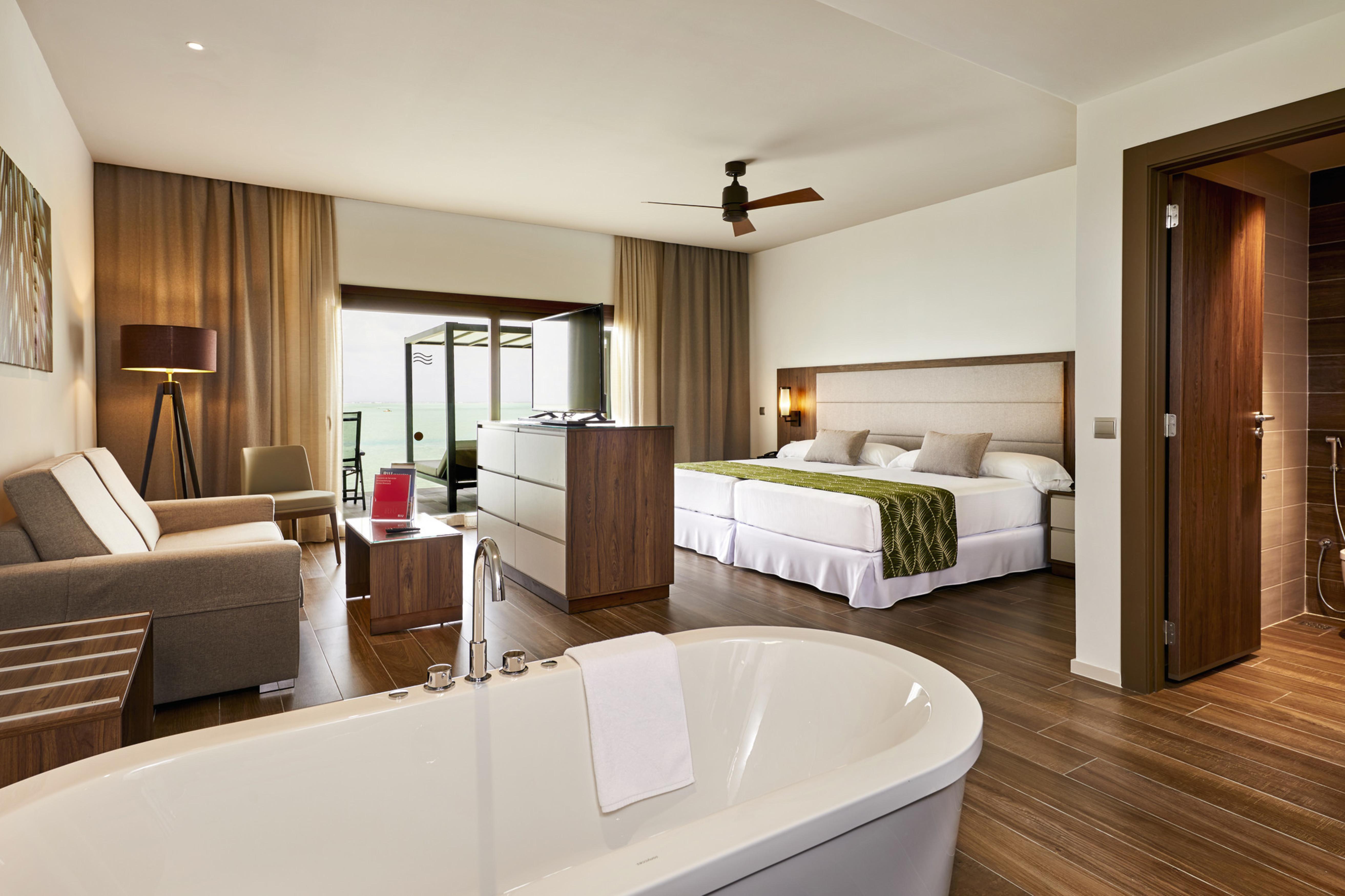 Riu Atoll Hotel Kudahuvadhoo Bagian luar foto